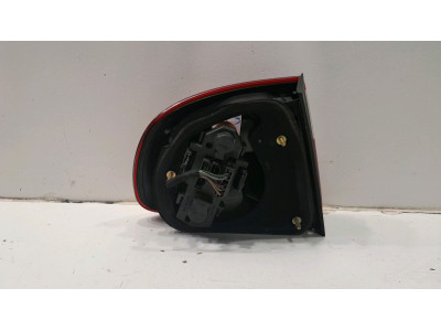 PILOTO TRASERO DERECHO SEAT TOLEDO ROJO / BLANCO 2001