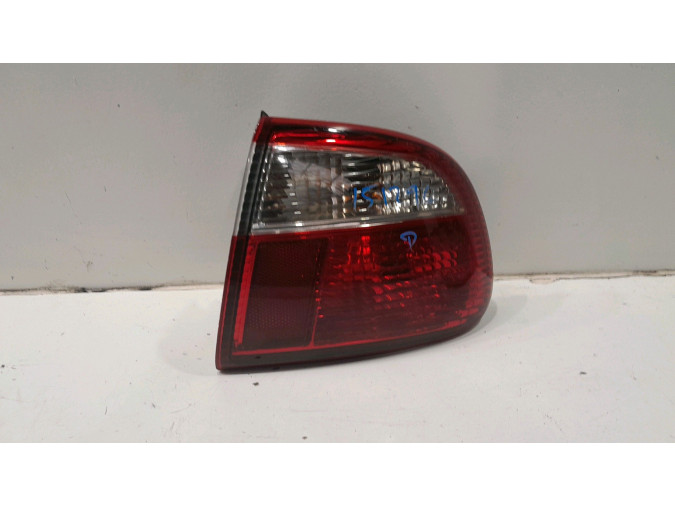 PILOTO TRASERO DERECHO SEAT TOLEDO ROJO / BLANCO 2001