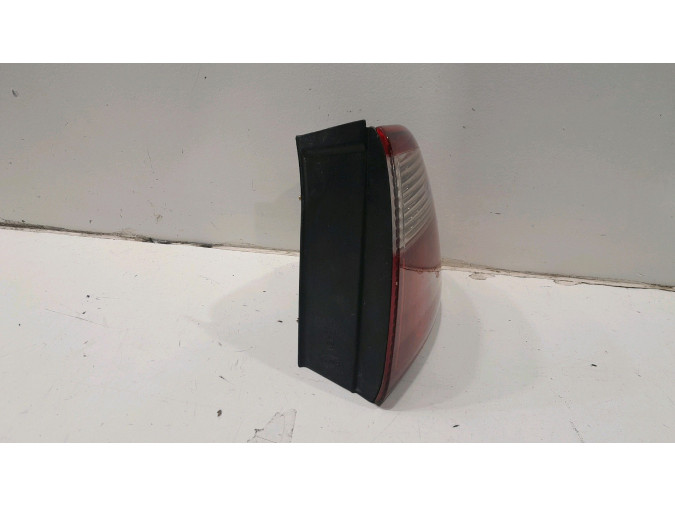 PILOTO TRASERO DERECHO SEAT TOLEDO ROJO / BLANCO 2001
