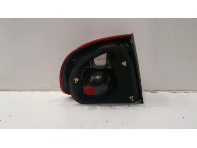 PILOTO TRASERO DERECHO SEAT TOLEDO ROJO / BLANCO 1999