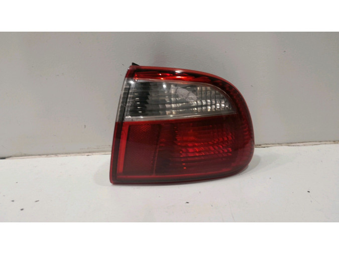 PILOTO TRASERO DERECHO SEAT TOLEDO ROJO / BLANCO 1999