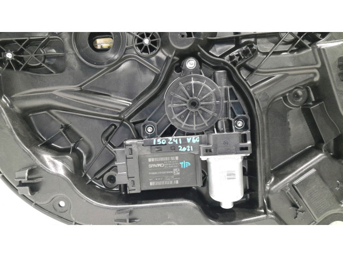 ELEVALUNAS TRASERO DERECHO VOLVO V60 2021