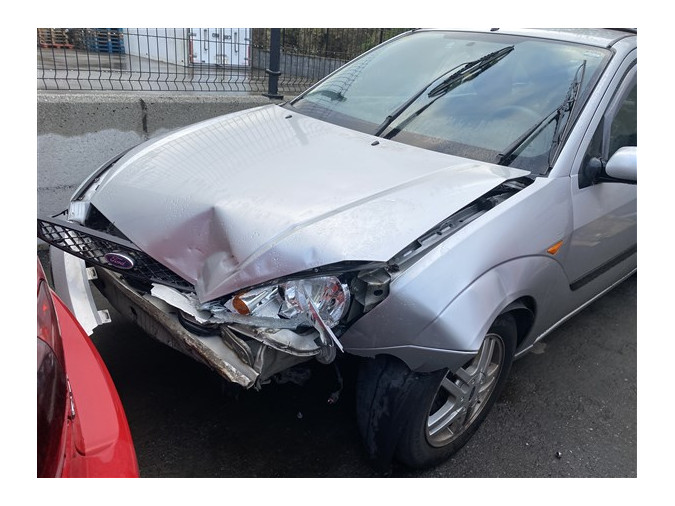 FORD FOCUS Año : 2002