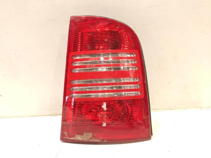 PILOTO TRASERO DERECHO SKODA OCTAVIA 1997