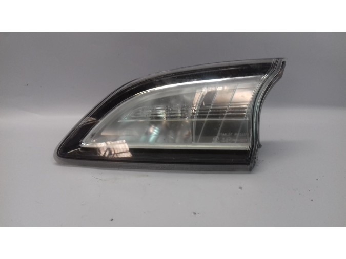 PILOTO TRASERO DERECHO MAZDA 3 2012
