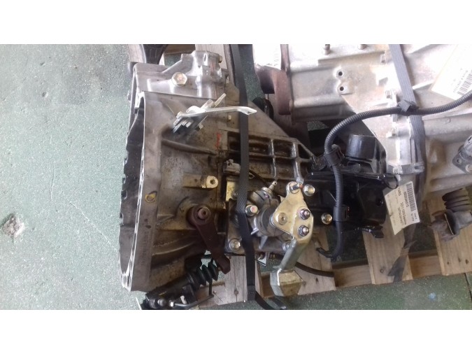 CAJA CAMBIOS TOYOTA YARIS 2011