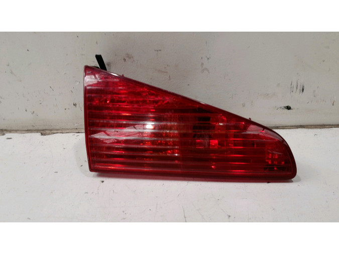 PILOTO TRASERO IZQUIERDO PEUGEOT 607 2004
