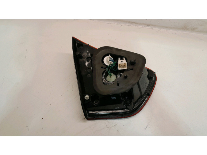 PILOTO TRASERO INTERIOR KIA RIO 2013
