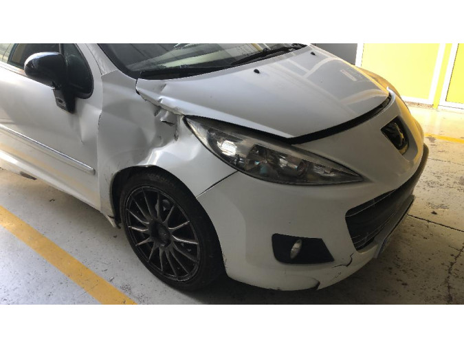 PEUGEOT 207 Año : 2009