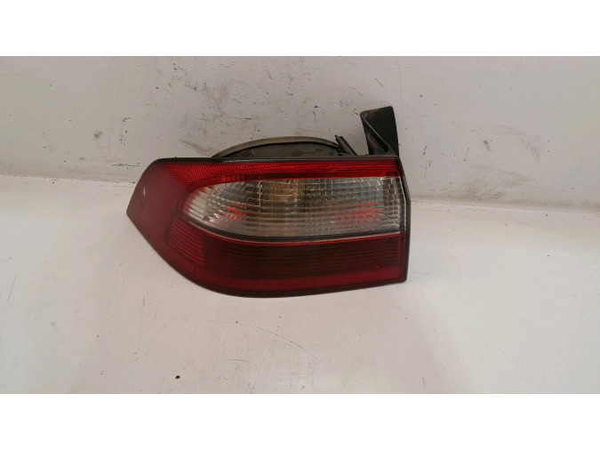 PILOTO TRASERO IZQUIERDO RENAULT LAGUNA 2004