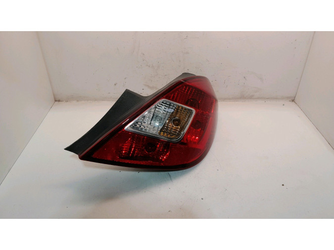 PILOTO TRASERO DERECHO OPEL CORSA 2013