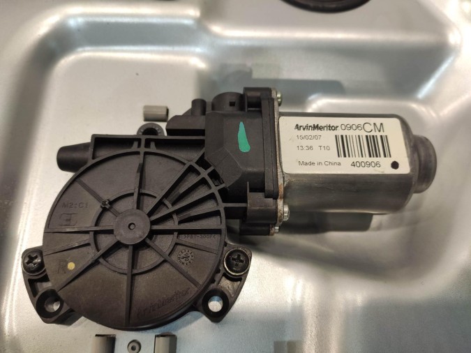 ELEVALUNAS DELANTERO DERECHO HYUNDAI SANTA FE 2007