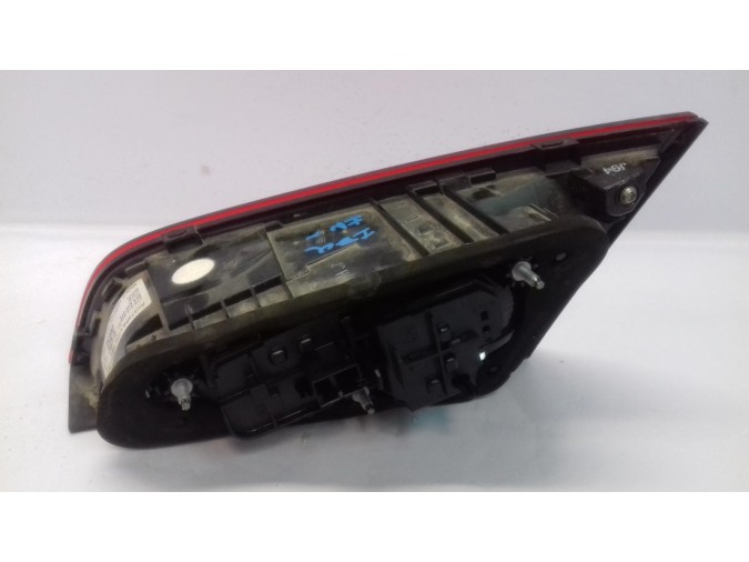 PILOTO TRASERO IZQUIERDO INTERIOR AUDI A3 2018
