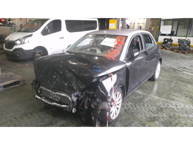 Piloto dr portón/capó tr AUDI A1  2014