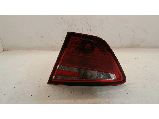 PILOTO TRASERO DERECHO INTERIOR SEAT TOLEDO 2016