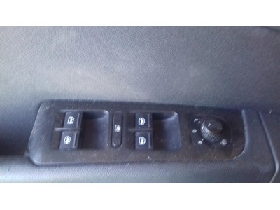 MANDO ELEVALUNAS DELANTERO IZQUIERDO SKODA SUPERB 2015