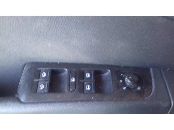 MANDO ELEVALUNAS DELANTERO IZQUIERDO SKODA SUPERB 2015