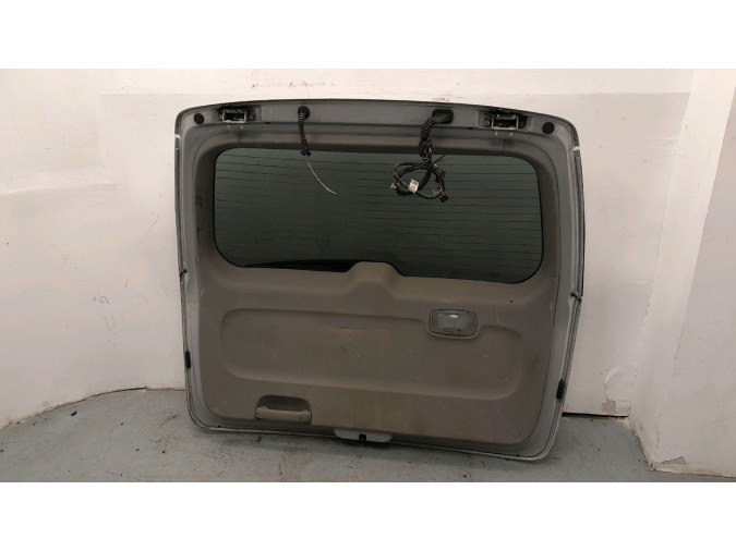 Portón tr KIA CARNIVAL GRIS 2007