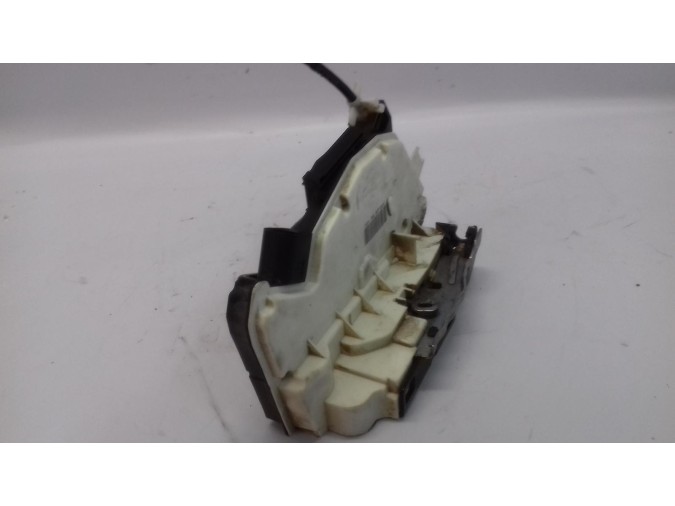 CERRADURA PUERTA TRASERA DERECHA SKODA FABIA 2010