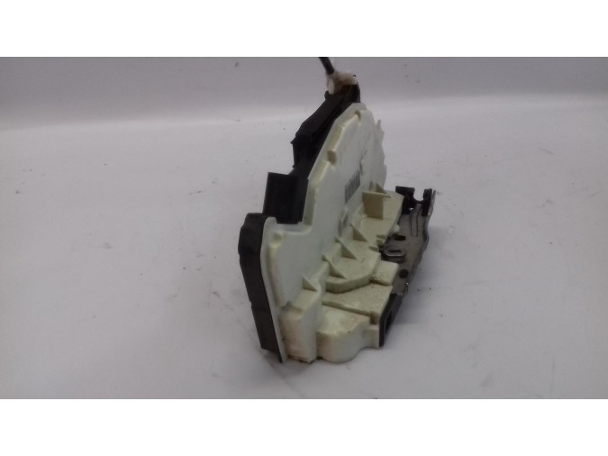 CERRADURA PUERTA TRASERA DERECHA SKODA FABIA 2010