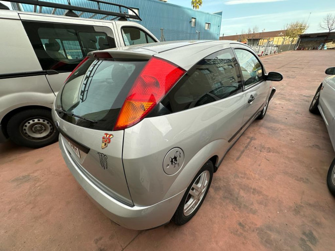 FORD FOCUS Año : 2001