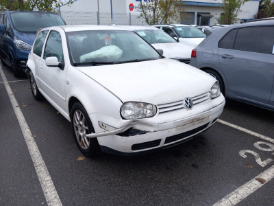 VOLKSWAGEN GOLF Año : 2003