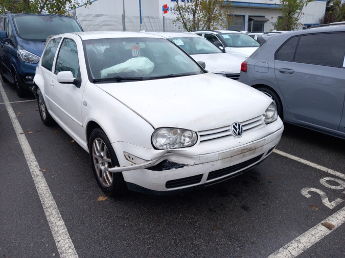 VOLKSWAGEN GOLF Año : 2003