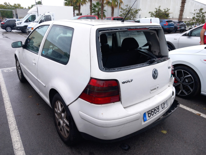 VOLKSWAGEN GOLF Año : 2003