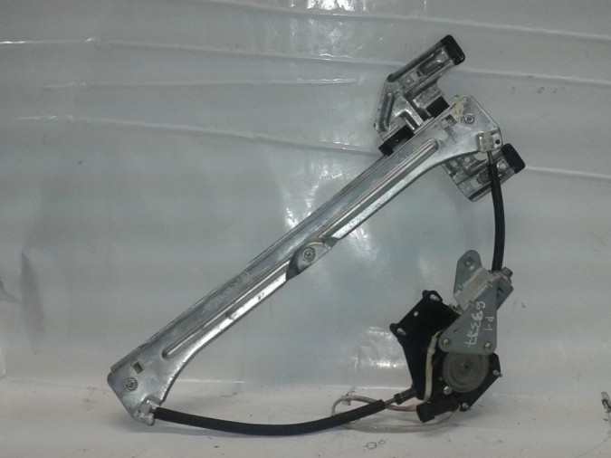 ELEVALUNAS DELANTERO IZQUIERDO CHRYSLER PT CRUISER 2001