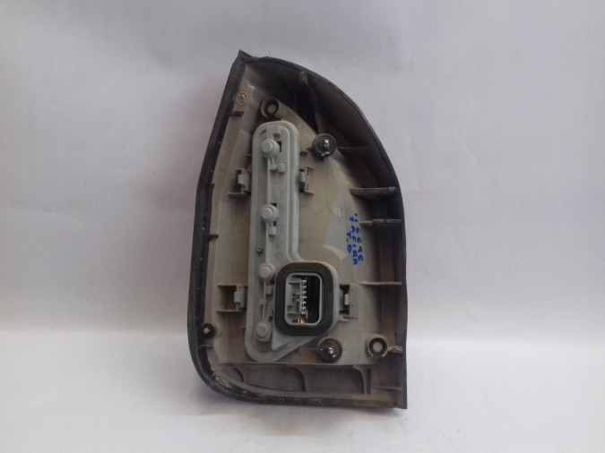 PILOTO TRASERO DERECHO OPEL ZAFIRA 2005