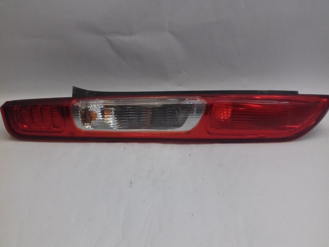 PILOTO TRASERO IZQUIERDO FORD FOCUS 2007