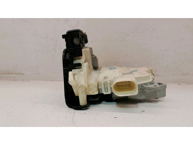 CERRADURA PUERTA TRASERA DERECHA AUDI A3 2016