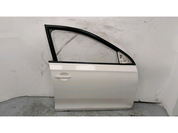 PUERTA DELANTERA DERECHA SKODA RAPID BLANCA 2016