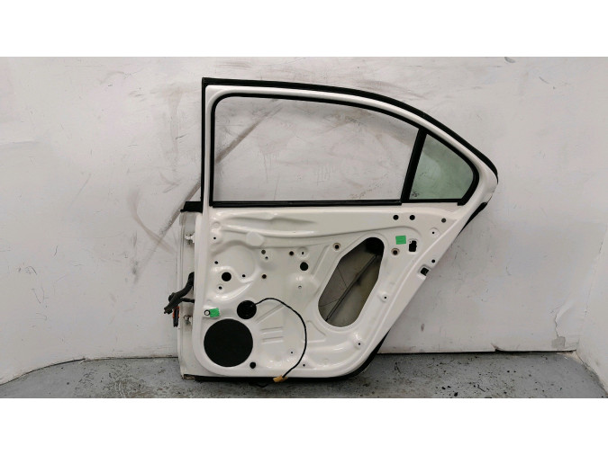 PUERTA TRASERA DERECHA SKODA RAPID BLANCA 2016