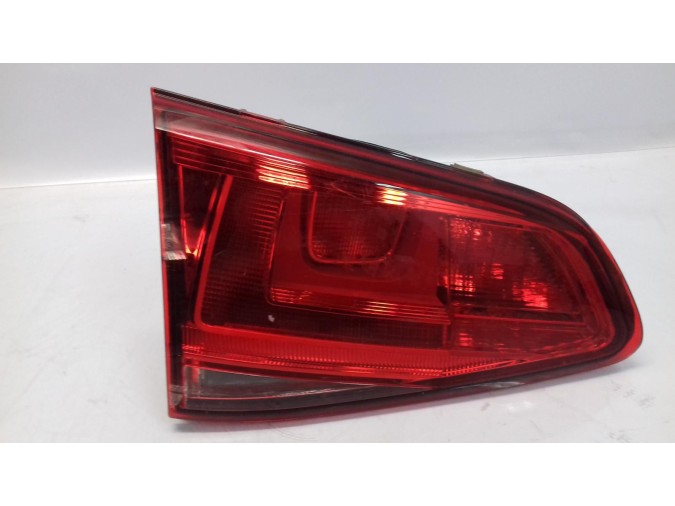 PILOTO TRASERO IZQUIERDO INTERIOR VOLKSWAGEN GOLF 2016