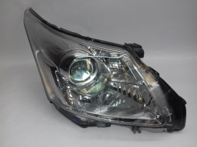 FARO DELANTERO DERECHO TOYOTA AURIS 2016