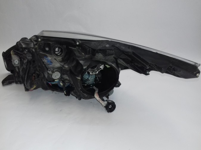 FARO DELANTERO DERECHO TOYOTA AURIS 2016