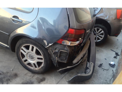 VOLKSWAGEN GOLF Año : 2002