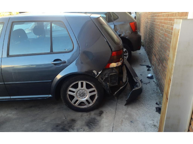 VOLKSWAGEN GOLF Año : 2002