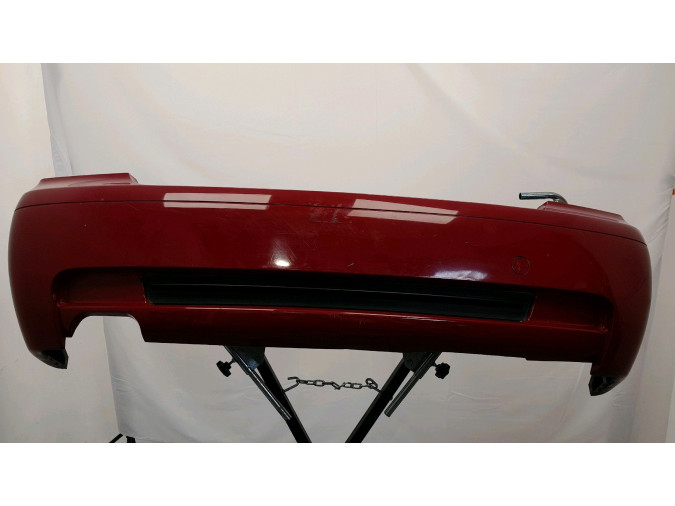 PARAGOLPES TRASERO BMW 316I ROJO 2004
