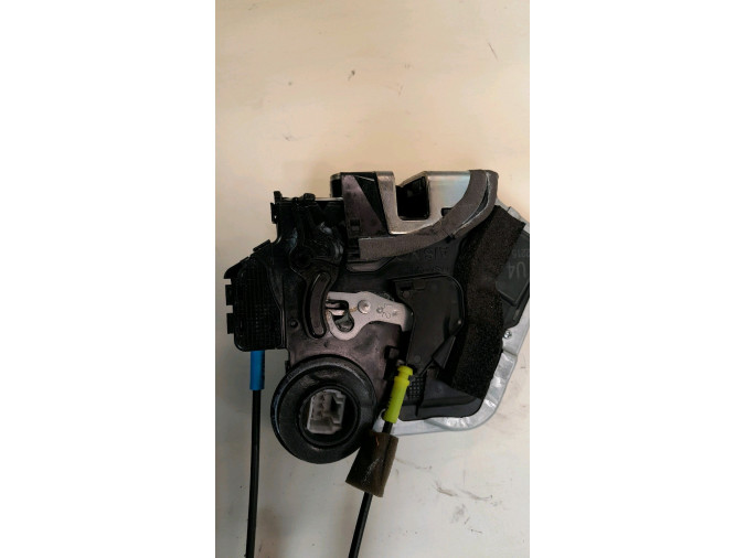 CERRADURA PUERTA TRASERA IZQUIERDA LEXUS IS 200D 2011