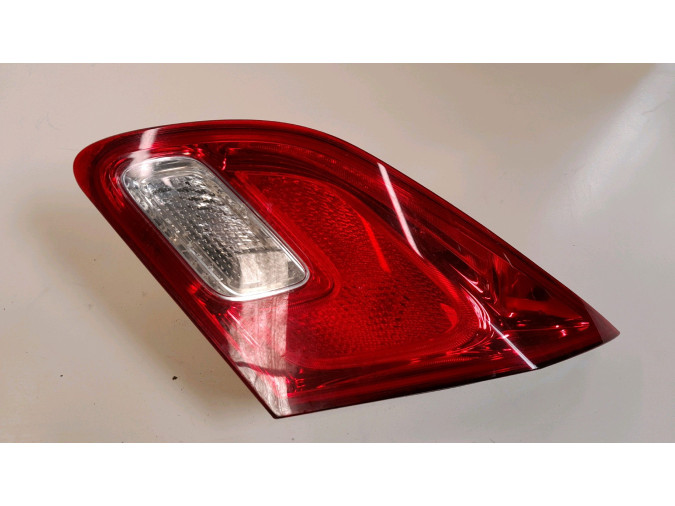 PILOTO TRASERO DERECHO INTERIOR OPEL ASTRA 2013