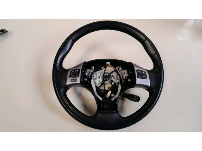 VOLANTE LEXUS IS 200D 2011