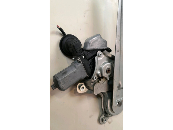 ELEVALUNAS TRASERO IZQUIERDO LEXUS IS 200D 2011