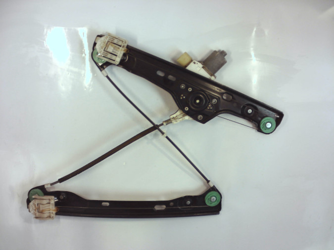 ELEVALUNAS DELANTERO DERECHO BMW 320D 2005