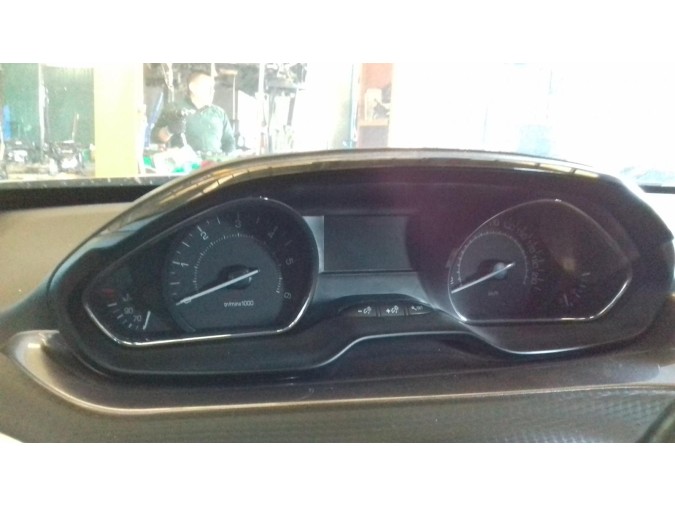 CUADRO INSTRUMENTOS PEUGEOT 2008 2014