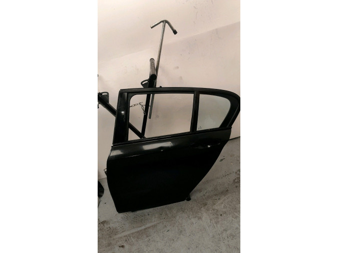 PUERTA TRASERA IZQUIERDA BMW 118D NEGRO 2017