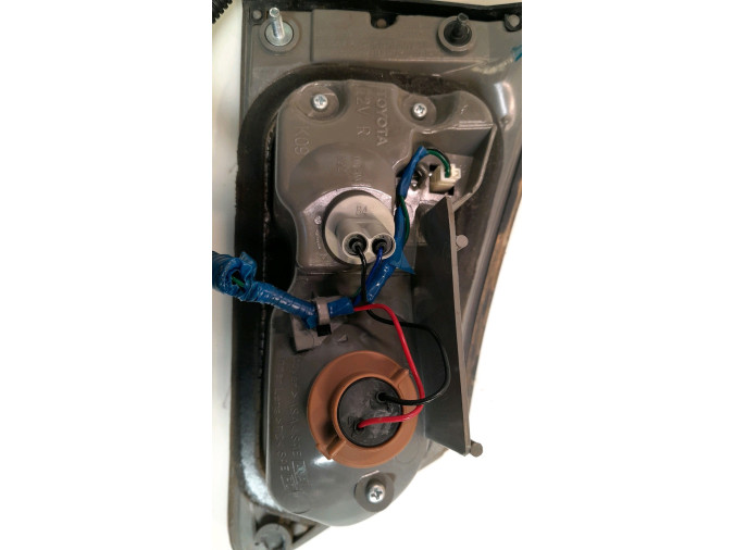 PILOTO TRASERO DERECHO LEXUS IS 250 2008
