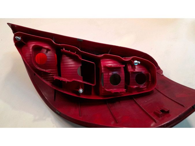 PILOTO TRASERO IZQUIERDO MERCEDES A 200 2005