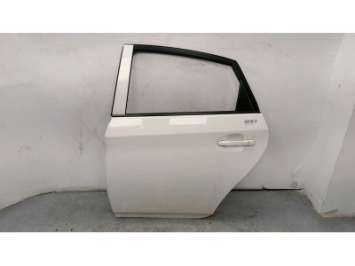 PUERTA TRASERA IZQUIERDA TOYOTA PRIUS BLANCA 2012